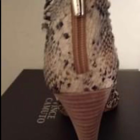 Sandals - Picture 3 of 5